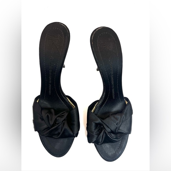 𝅺giuseppe Zanotti Leather and Fabric Stitched Heels - Picture 3 of 13